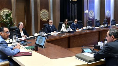 مدبولي: الحكومة تولي اهتمامًا كبيرًا بالاستثمارات الصينية في اقتصادية قناة السويس