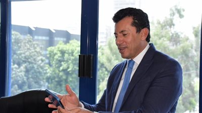 وزير الرياضة يشيد بعماد أشرف وسيف سليمان بعد تتوجيهما في المصارعة والخماسي الحديث