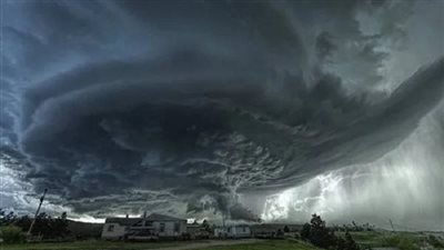 صور مرعبة لـ العاصفة دانيال من ليبيا.. والأرصاد تحذر 