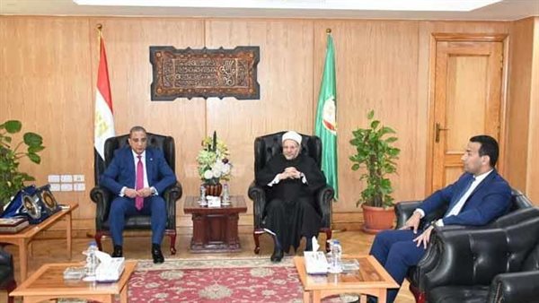 محافظ الفيوم يستقبل