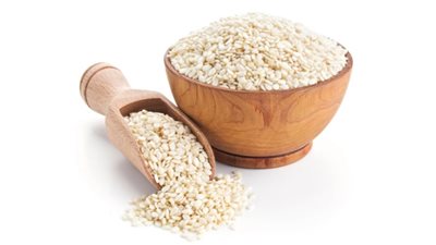 تحسن صحة العظام والكوليسترول.. تعرف على فوائد السمسم