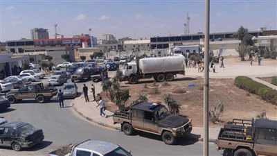 استعدادًا لإرسالهم إلى مصر.. وصول جثامين 145 مصريًا من ضحايا الإعصار لمشرحة طبرق | بث مباشر 