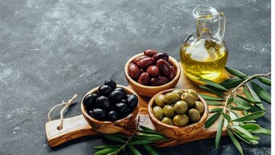 طريقة عمل الزيتون الأخضر المخلل الست غالية.. أسرار التخليل مثل المحلات