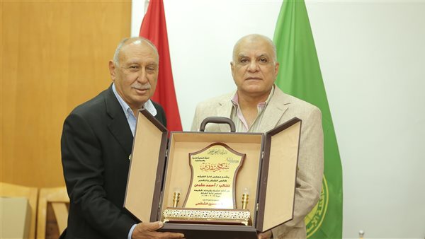 جانب من التكريم 