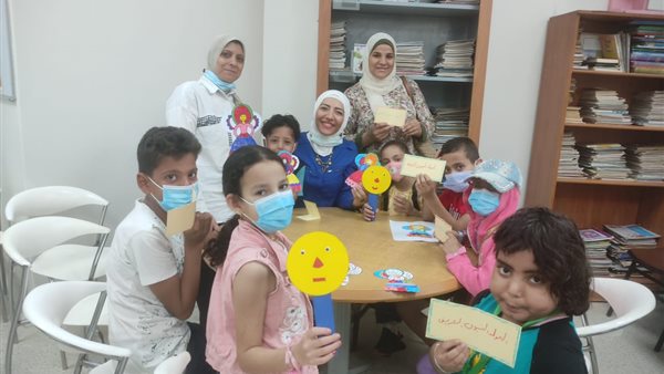 الأطفال يحتفلون بالمولد