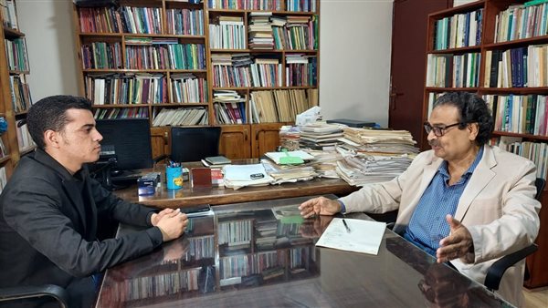 صحفي القاهرة 24 مع