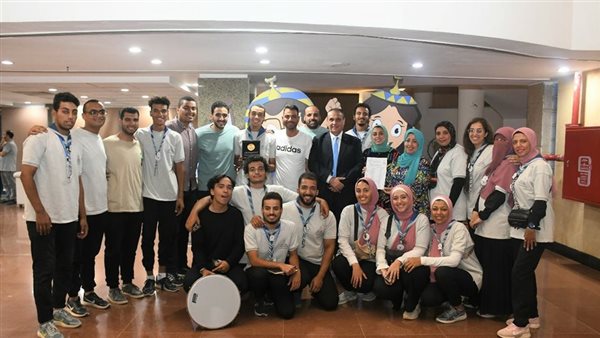 طلاب جامعة عين شمس