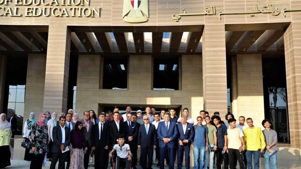 جانب من الحوار 