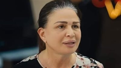 إلهام شاهين تنشر صورا جديدة من مسلسلها الفريدو قبل عرضه