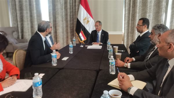 جانب من اللقاءات