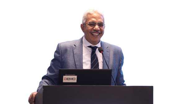  الدكتور محمود صديق