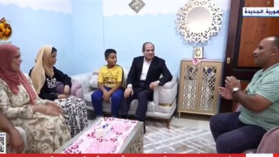 أهداه مسبحة.. مواطن: دعوت الرئيس السيسي من بلكونة منزلي وقالي طالعلك