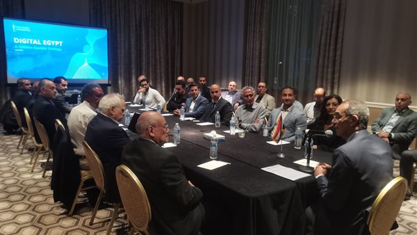 جانب من اللقاءات