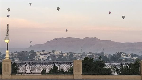 رحلات البالون الطائر