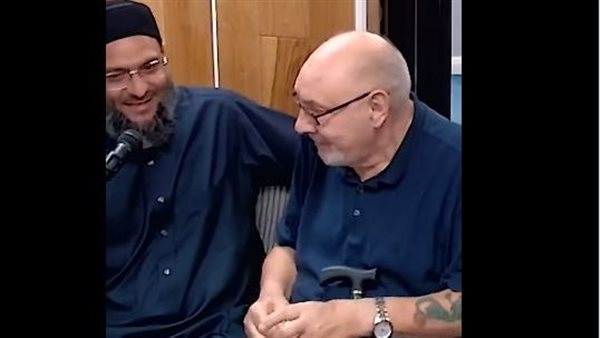 مسن يعتنق الإسلام