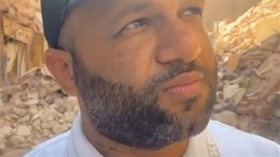 شاهد عيان على حادث انهيار عقار العمرانية: حسينا إنها عاصفة دانيال.. وكان صادر له قرار ترميم منذ 4 أشهر | بث مباشر