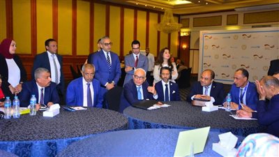 فى ثاني فاعليات الحوار المجتمعي.. وزير التعليم يتفقد مجموعات العمل ويستمع إلى آراء الطلاب والمعلمين