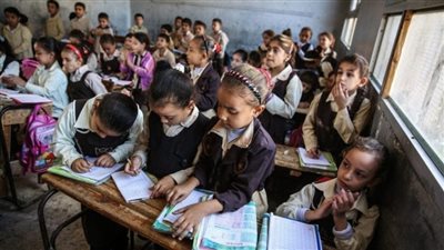 مصادر: رفع درجات أعمال السنة لـ40% واختبار أسبوعي لحل أزمة غياب الطلاب عن المدارس