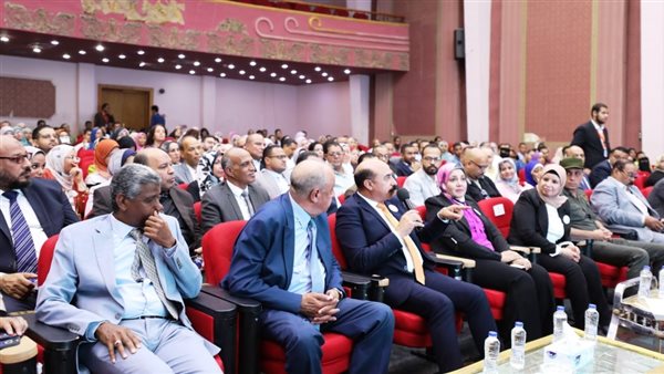 محافظ أسوان 