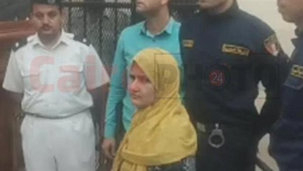 المتهمة أمام المحكمة