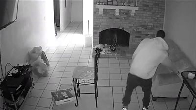 ماذا سرق لصوص موظف السفارة العمانية من شقته بالعجوزة؟