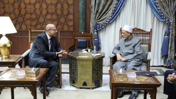 شيخ الأزهر وقنصل