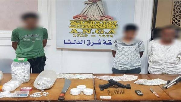 المتهمين والمضبوطات