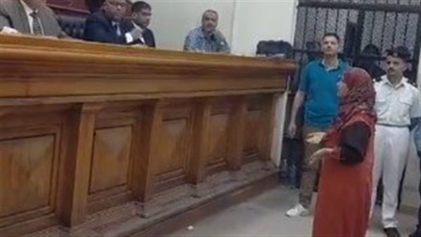 سيدة فاقوس أثناء