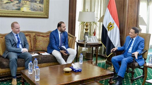 جانب من لقاء الكاتب