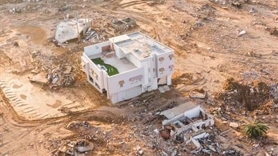 اللي فيها لله عمرانة.. قصة منزل درنة الواقف بوجه الإعصار | صور