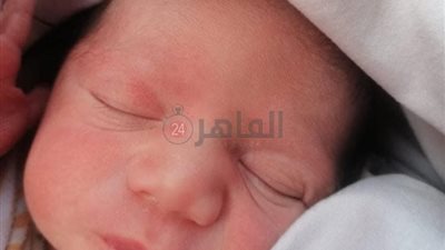 العثور على رضيع داخل كيس بلاستيكي بالفيوم 