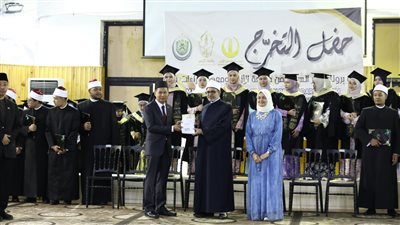 رئيس جامعة الأزهر يشهد تخرج سفراء الوسطية والاعتدال من سلطنة بروناي دار السلام