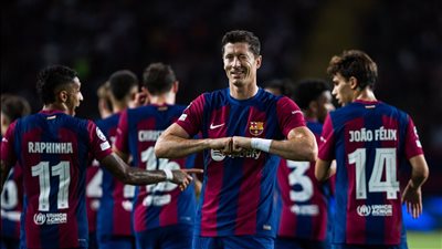 ليفاندوفسكي غاضب من برشلونة.. لهذا السبب