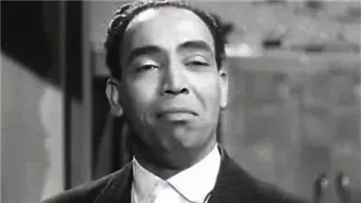 حفيدة إسماعيل ياسين تكشف حقيقة دفنه في مقبرة لصاحب كباريه: ربنا مش هيحاسب الميت على مكان قبره