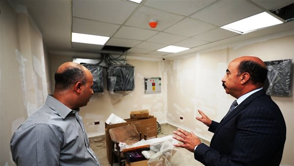 محافظ أسوان