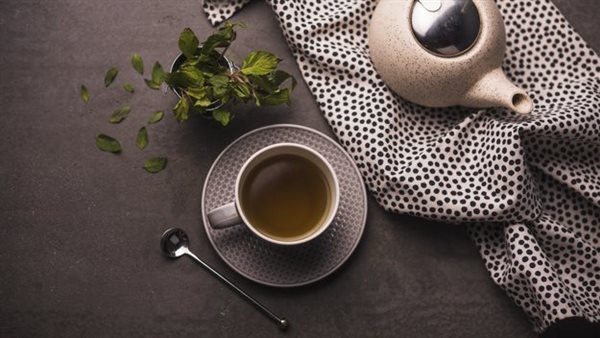 هل الشاي الأخضر يزيل