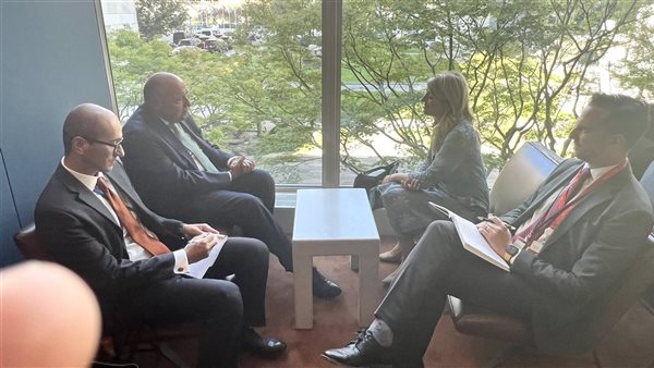 وزير الخارجية ونظيرته