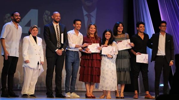 جوائز عروض المسرح