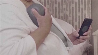 فاز بجائزة بريطانية.. طلاب يطورون جهازا محمولا يحاكي العلاج الطبيعي للصدر 