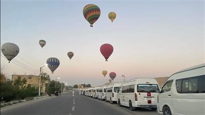 سحر سماء الأقصر يجذب السائحين.. 30 رحلة بالون طائر تقل 750 سائحا اليوم 
