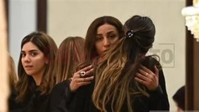 بحضور نجوم الفن.. بدء عزاء والدة دينا الشربيني في مسجد المشير طنطاوي | بث مباشر