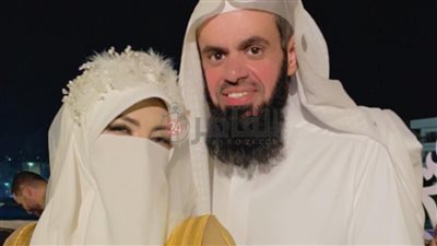 عرفها خلال أداء العمرة وتطوعها بالمسجد النبوي.. زواج تقى أشهر مغسلة موتى بالفيوم خلال كورونا بسعودي