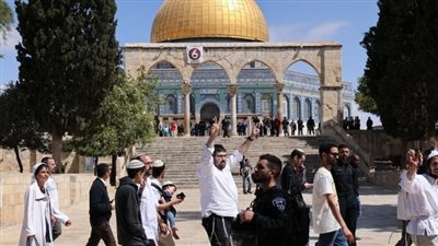 عشرات المستعمرين يقتحمون المسجد الأقصى بحماية شرطة الاحتلال الإسرائيلي