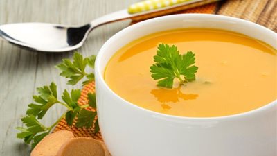 وصفة إفطار شهية.. فوائد شوربة العدس في رمضان وطريقة تحضيرها