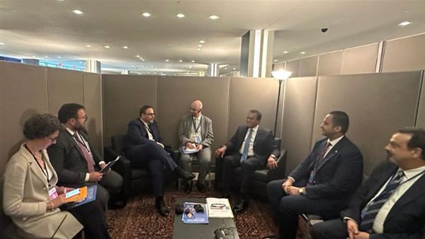 وزير الصحة يبحث مع