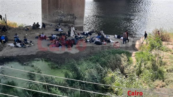 طاقم عمال الباخرة