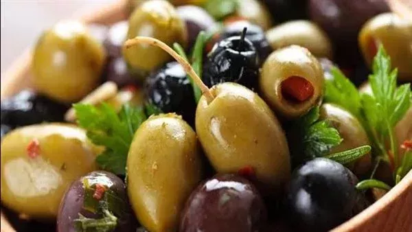 تخليل الزيتون الأسود