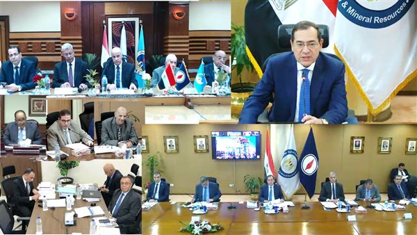 جانب من اجتماع وزير