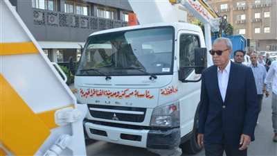 لدعم منظومة النظافة.. محافظ القليوبية يتفقد استلام معدات نظافة وإنارة بتكلفة 6 ملايين جنيه