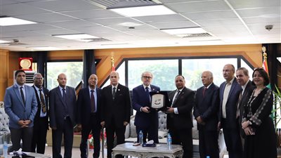 رئيس قضايا الدولة يستقبل وفدا من اتحاد كتاب مصر